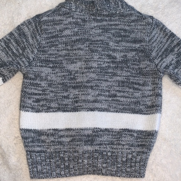 Cat & Jack Gray and White Sweater 18M Buttons EUC - Picture 8 of 9